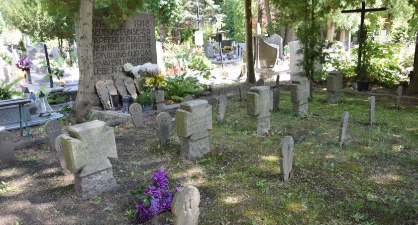 Kwatera żołnierzy na cmentarzu w Cieplicach