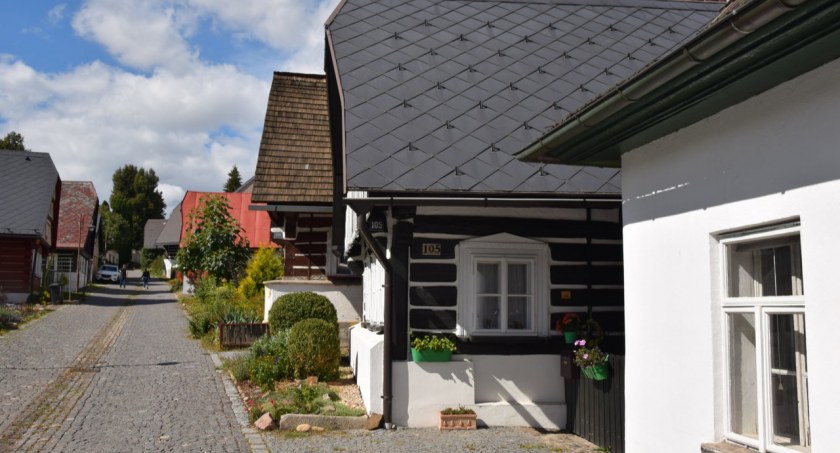 Ciekawska uliczka - uroczy zakamarek Karkonoszy