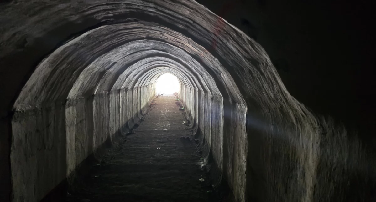Zakłady Przemysłowe, Urbex portalem KarkonoszeGO Ekscytująca podróż opuszczonych miejscach - zdjęcie, fotografia