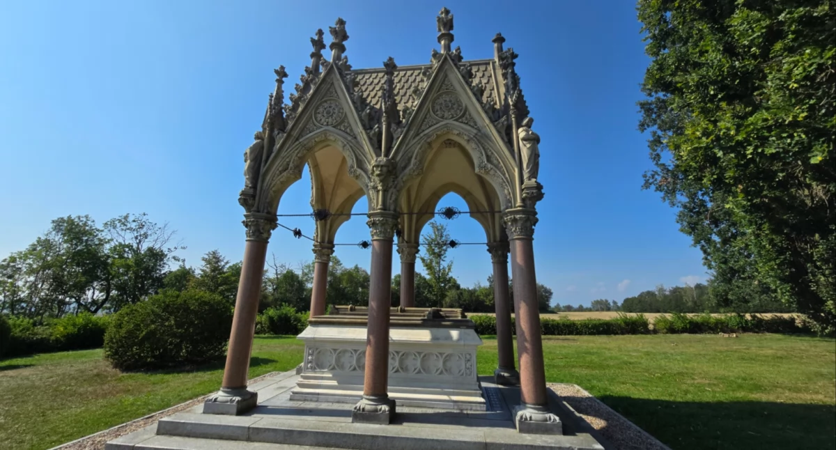 Historia Karkonoszy, Ossarium Chlum Przejmująca pamiątka bitwy Sadową - zdjęcie, fotografia