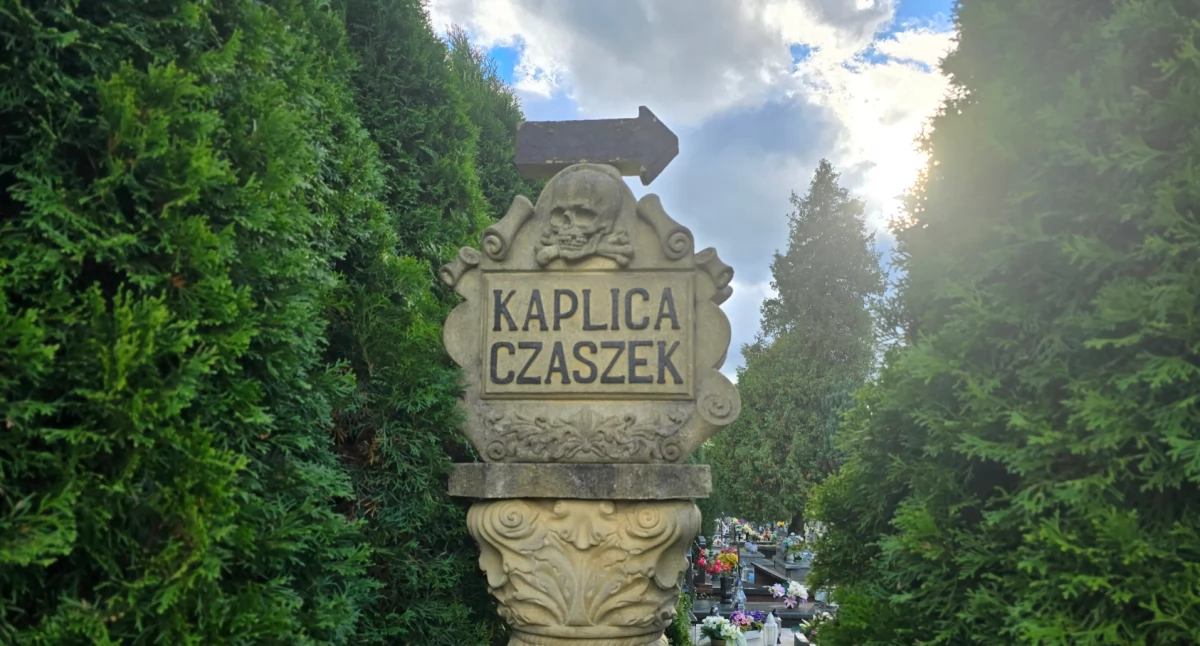 Kościoły, Kaplica Czaszek Czermnej Mroczne Sanktuarium Śmierci Historii Ludzkich Losów - zdjęcie, fotografia