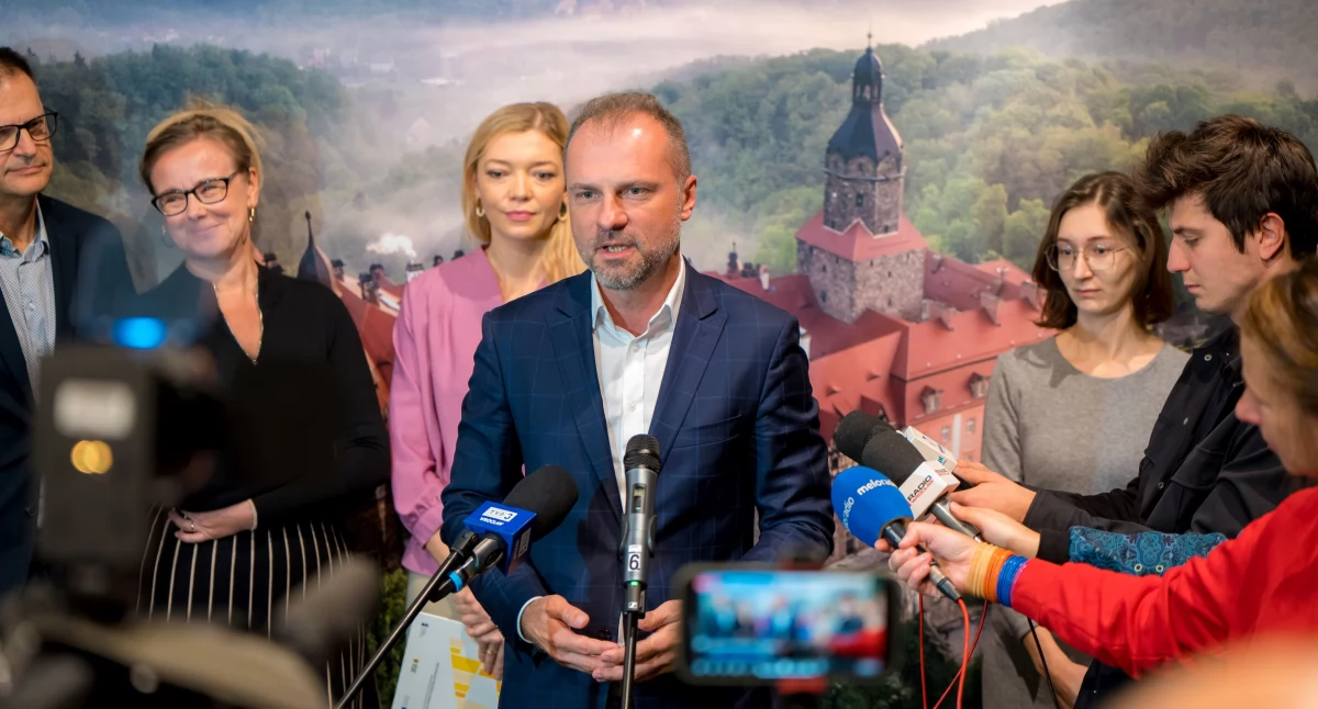 Zamki, Premiera przewodnika „Dolny Śląsk królewsku najpiękniejszych zamków pałaców” - zdjęcie, fotografia