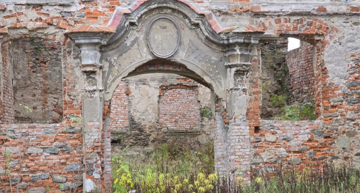 Ruiny, Zastruże Pałac rozdroża gdzie renesans spotykał barokowe cienie - zdjęcie, fotografia