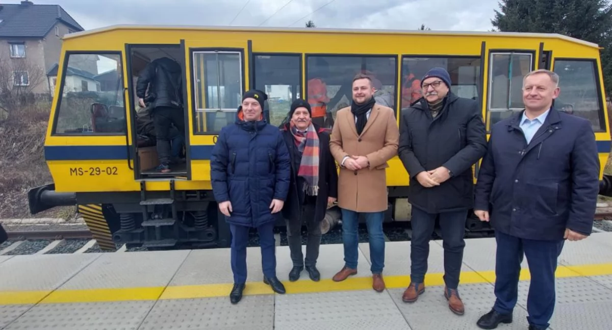 Wiadomości, Pociągi pojadą Karpacza czerwcu - zdjęcie, fotografia