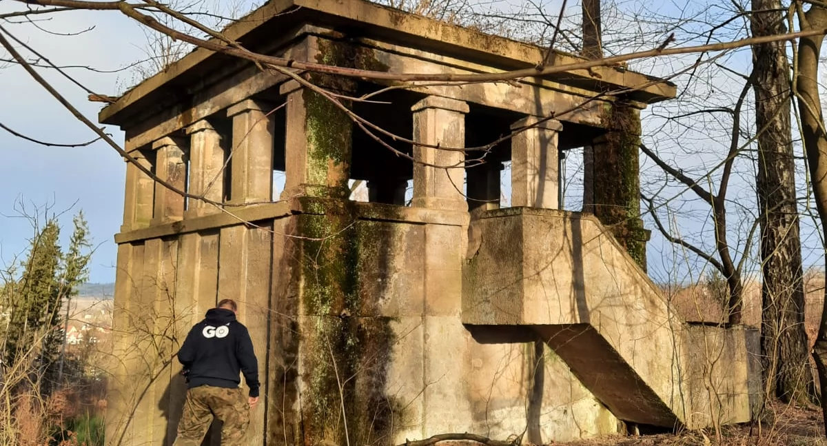 Ruiny, Tajemnicza budowla sztolniami Leśnej stara hydrofornia - zdjęcie, fotografia