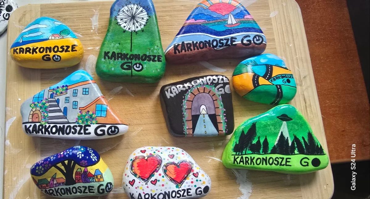 Wiadomości, Kamyczki Wędrowniczki Karkonosze ruszają świat! - zdjęcie, fotografia