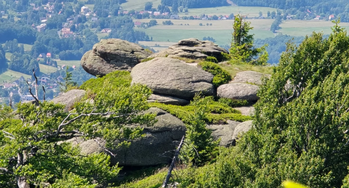  Punkty Naturalne, Polední kameny kamienne skarby pośród izerskiej dziczy - zdjęcie, fotografia