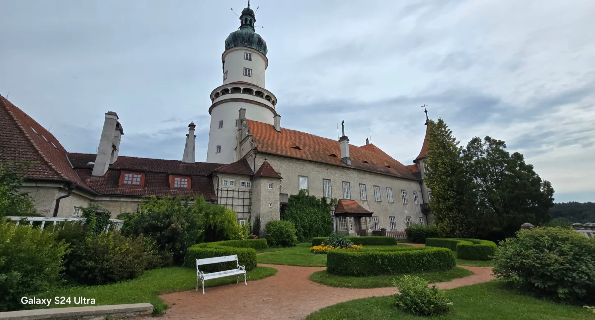Zamki, Zamek Nowym Mieście Metują Strażnik dawnych czasów - zdjęcie, fotografia