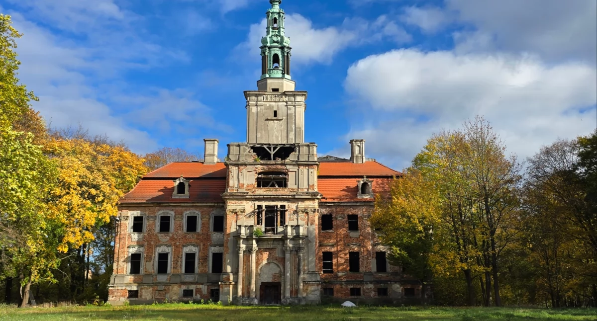 Pałace, Pałac Chocianowie perła Borów Dolnośląskich która gaśnie ciszy - zdjęcie, fotografia
