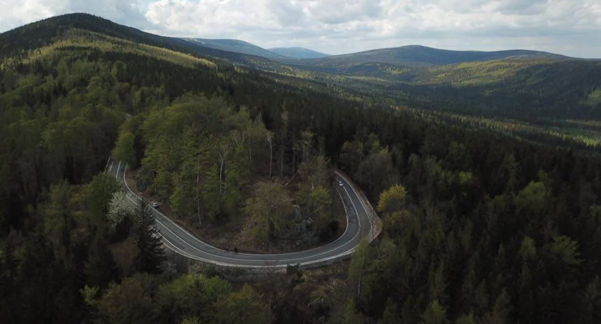 Wiadomości, słynny Zakręt Śmierci potrzebuje dodatkowej atrakcji - zdjęcie, fotografia