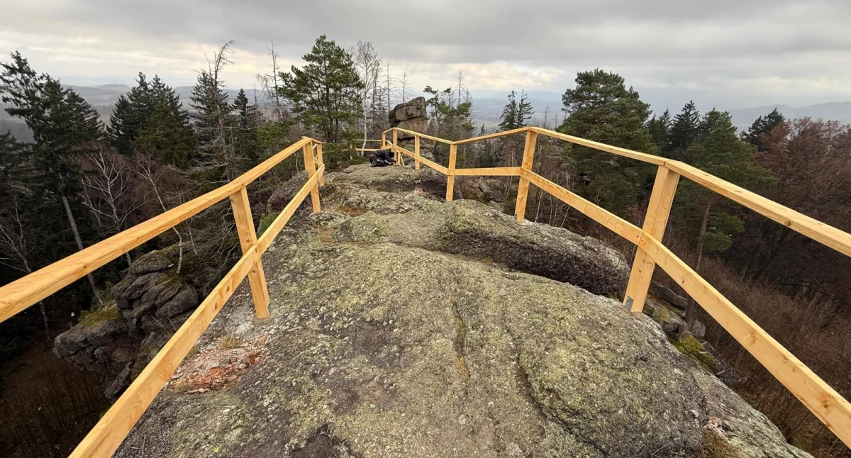 Wiadomości, Modernizacja Bobrowych Skał Popularny punkt widokowy odzyskuje dostępność - zdjęcie, fotografia