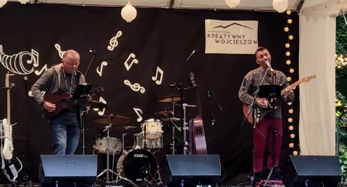 W tym Sęk rozkręci Muzyczną Izerską Chatę – czeka nas koncert pełen energii, humoru i dobrego grania