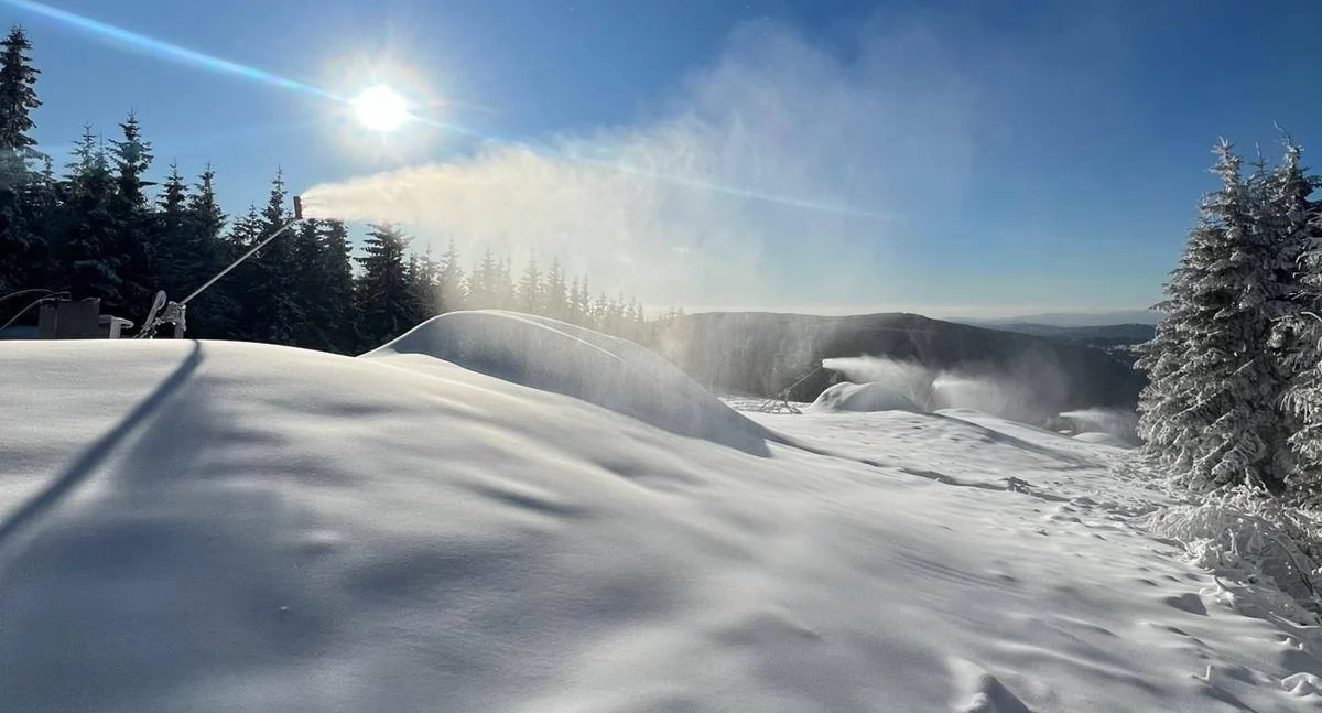 Wiadomości, Harrachov rusza zimą wcześniej Czerwona trasa otwarta koniec listopada - zdjęcie, fotografia