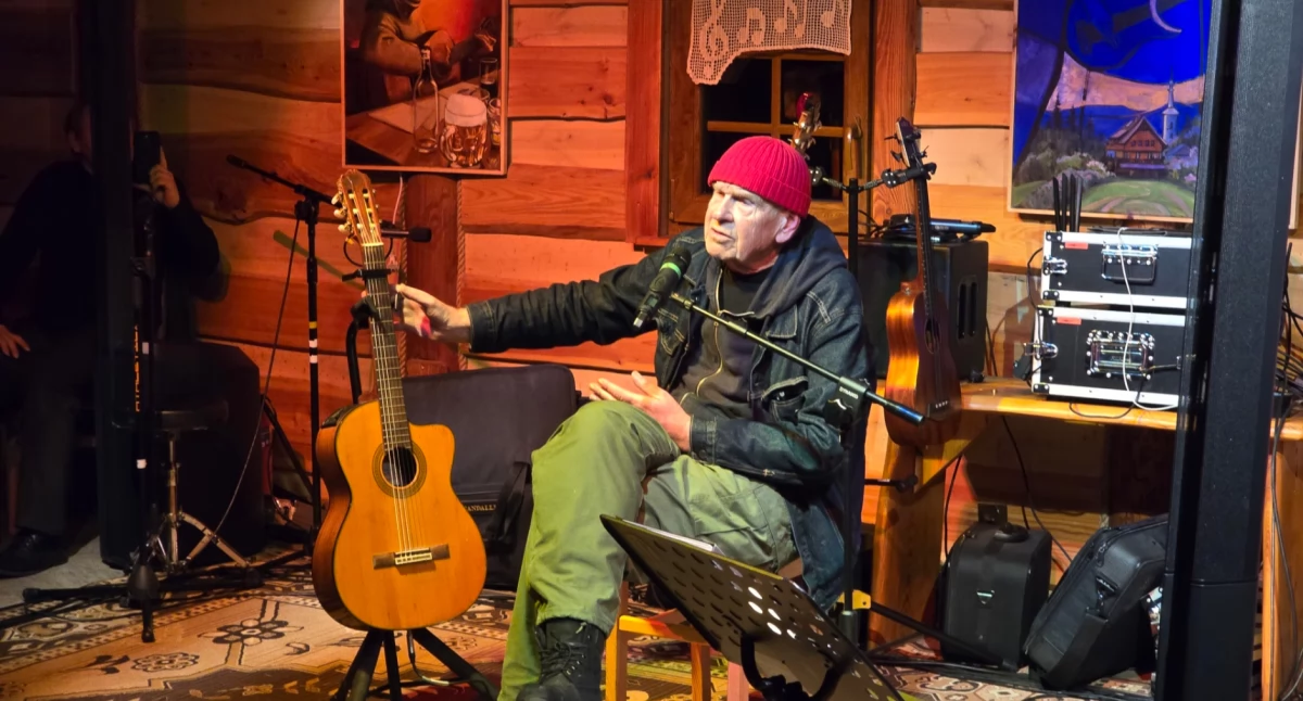 Lech Dyblik porwał Muzyczną Chatę Izerską: wieczór ballad, historii i niezwykłej atmosfery