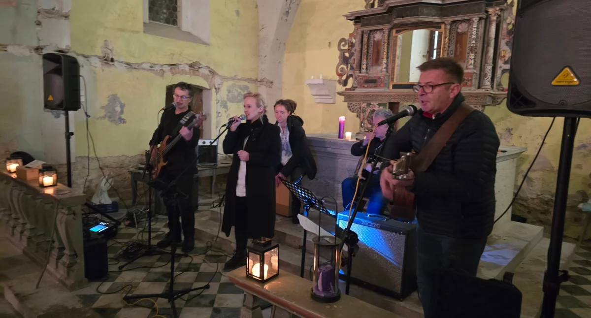 Muzyczna Chata Izerska - Koncerty w starym kościele