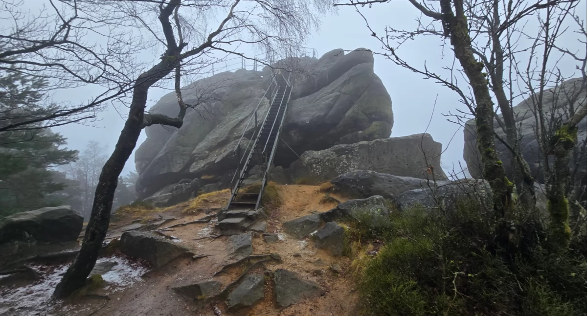 formacje skalne, Popova skála Kamienna baszta pograniczem trzech krajów - zdjęcie, fotografia