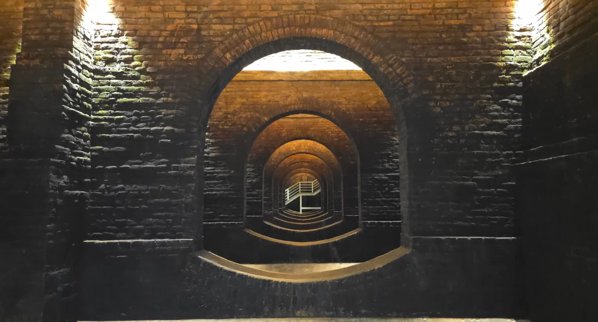 Domy i Budynki, Podziemne serce Zbiorniki wodne Żółtym Wzgórzu - zdjęcie, fotografia