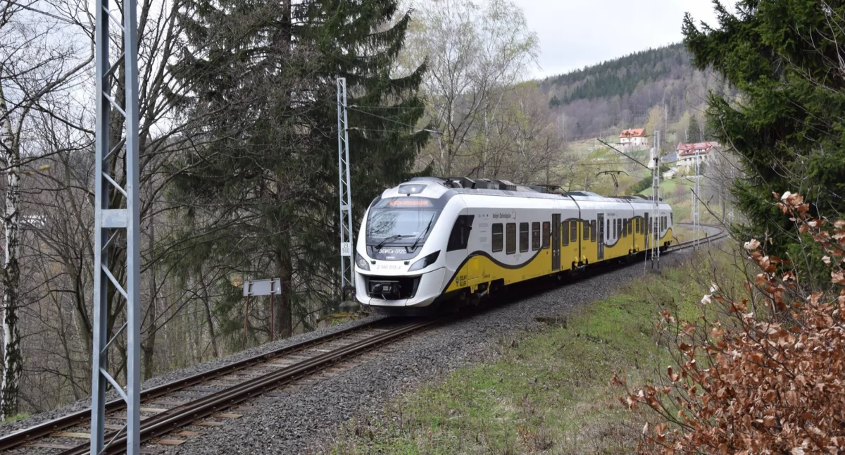 Wiadomości, Powstanie mijanka przystanku Szklarska Poręba Dolna Kolej zwiększy przepustowość linii Szklarskiej Poręby - zdjęcie, fotografia