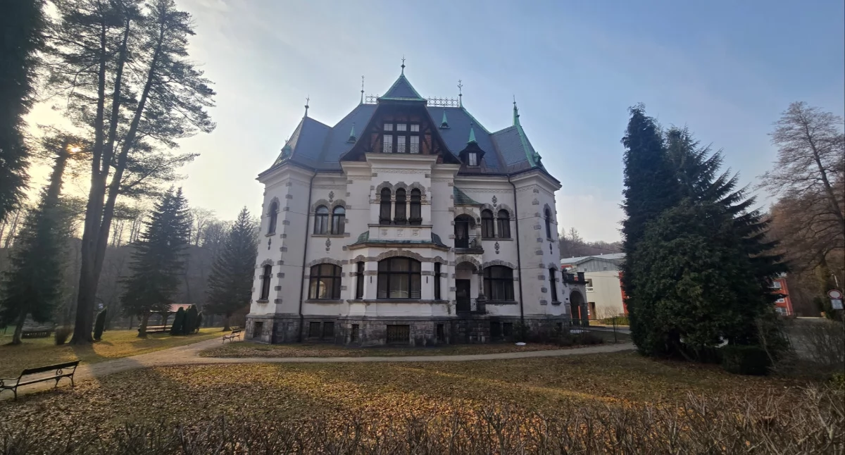 Domy i Budynki, Riedlova Desnej Ślad szklanym imperium Izerskich - zdjęcie, fotografia