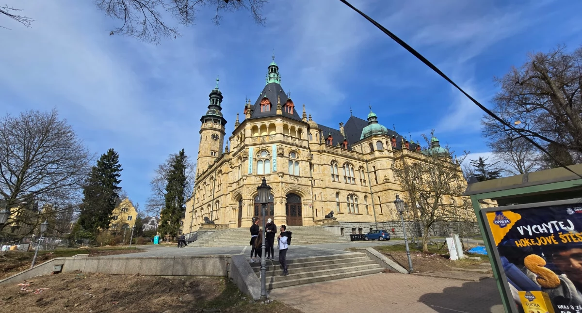Muzea, Muzeum Północnoczeskie Libercu historia regionu zapisana szkle przemyśle - zdjęcie, fotografia