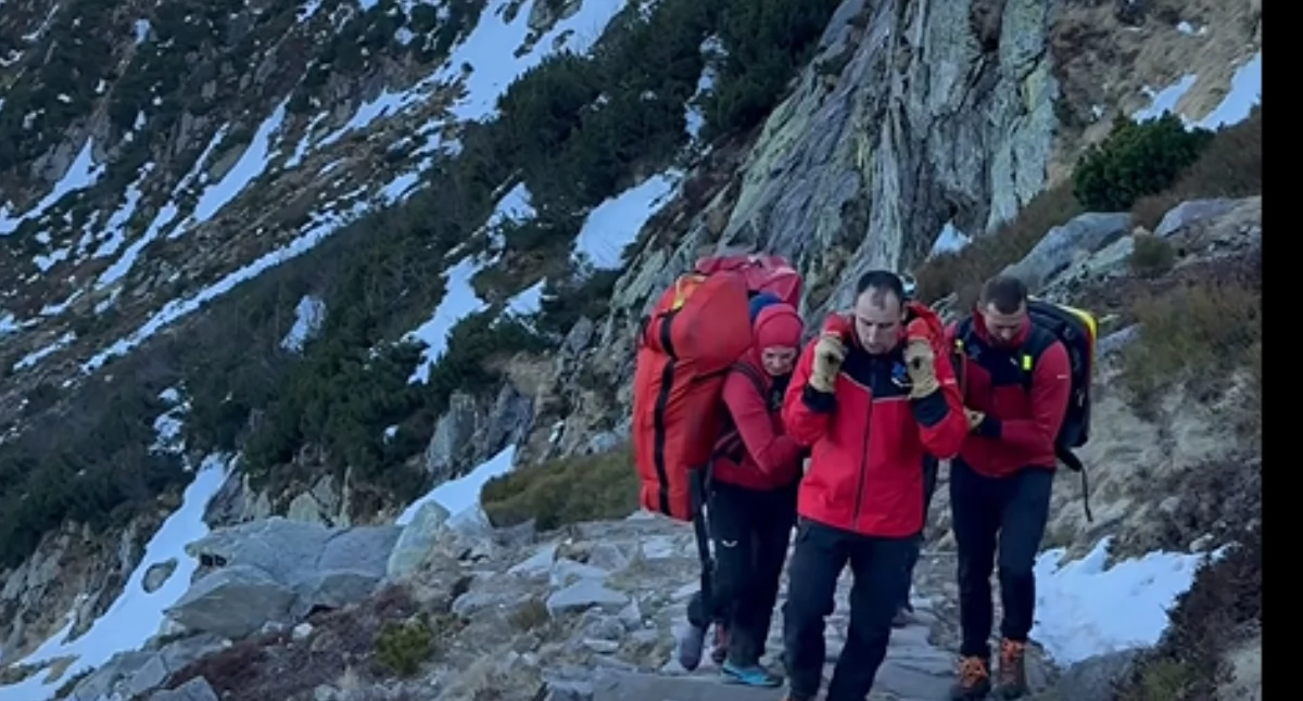 Wiadomości, Wypadek Kotle Łomniczki Trudna akcja ratunkowa wymagającym terenie - zdjęcie, fotografia