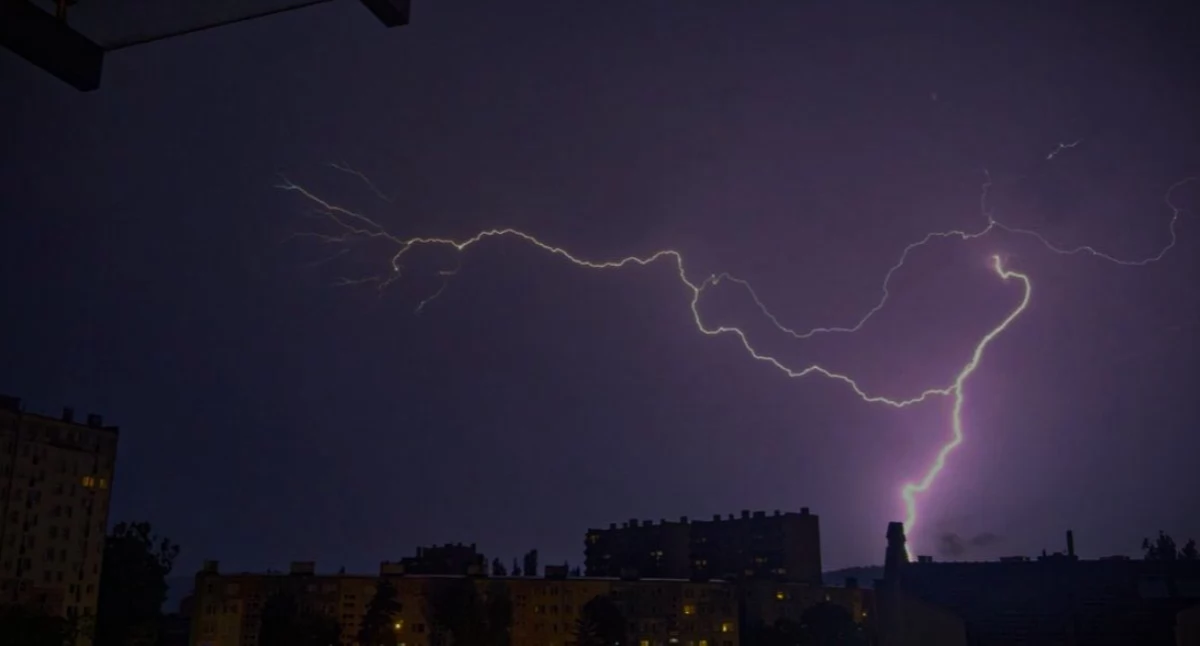 Ważne Komunikaty, Upał gwałtowne burze Karkonoszami Synoptycy ostrzegają przed niebezpieczną pogodą - zdjęcie, fotografia