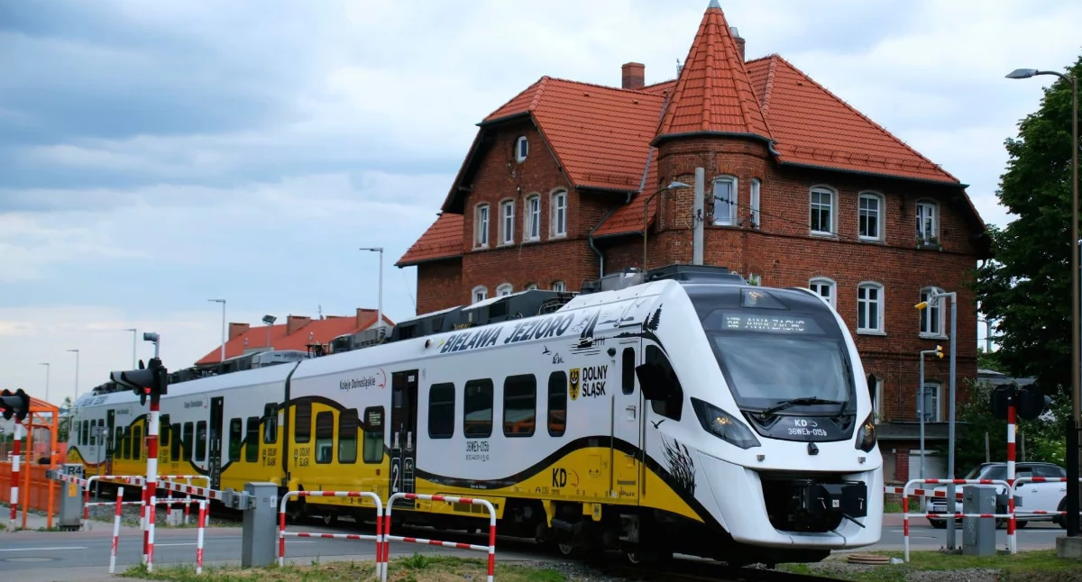 Linie Kolejowe, Bielawa Jezioro Góry Sowie Sprintery Leszna Góra bliżej Wrocławia! Wchodzi rozkład jazdy - zdjęcie, fotografia