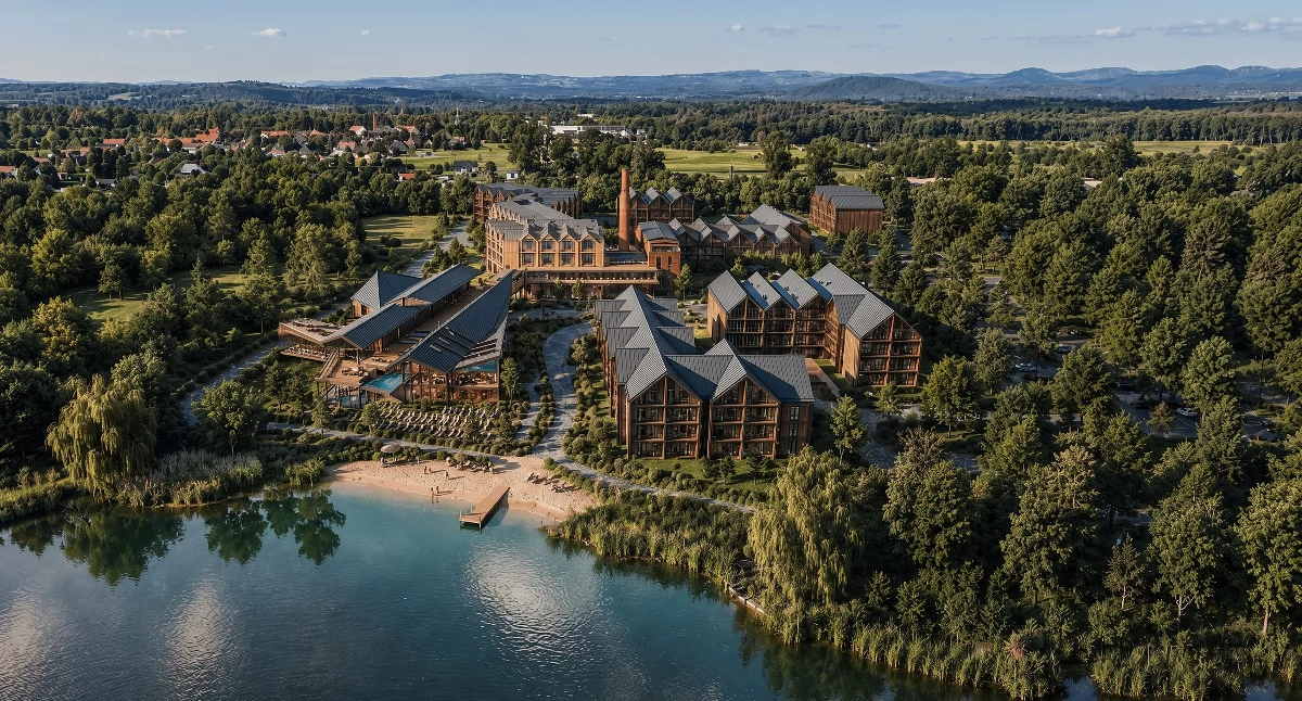 Wiadomości, Aquapark dawnej Papierni Miłków „morze” wodnych atrakcji scenografia inspirowana produkcją papieru - zdjęcie, fotografia