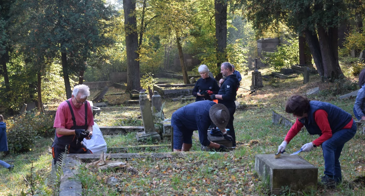 Wiadomości, Panteon Karkonoszy odzyskuje pamięć Kolejna polsko niemiecka akcja Szklarskiej Porębie Dolnej - zdjęcie, fotografia