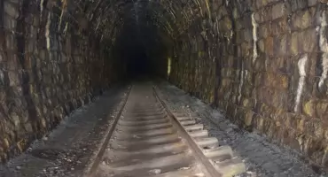 Remont kolejnej karkonoskiej linii kolejowej. Pojedziemy pociągiem przez tunel w Kowarach?