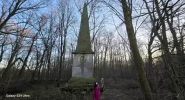 Zapomniana kolumna Bismarcka w Piotrowicach. Pomnik stojący wśród drzew, legend i tajemnic.