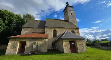 Zapomniana perła pod Smrkiem: średniowieczny kościół w Ludvíkovie