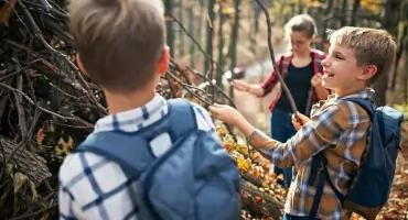 Dlaczego warto spędzać czas na świeżym powietrzu i w górach z dziećmi jesienią? 