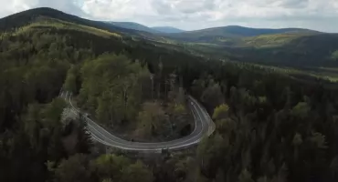 Czy słynny Zakręt Śmierci potrzebuje dodatkowej atrakcji?