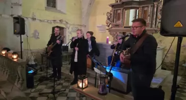 Muzyczna Chata Izerska - Koncerty w starym kościele