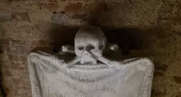 Miasto zmarłych pod centrum Brna. Kostnica Św. Jakuba