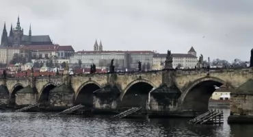 Most Karola. Kamienny symbol Pragi.