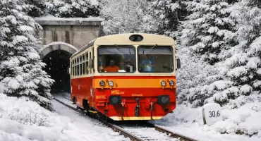 Zabytkowym motoraczkiem na pograniczu Karkonoszy i Gór Izerskich