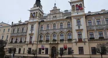 Serce Pardubic. Spacer przez historię Starego Miasta, Zieloną Bramę i rynek Pernštejnów
