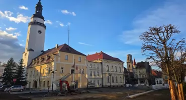 Spacer po Mirsku. Miasto, w którym historia zostawiła niedokończoną opowieść.