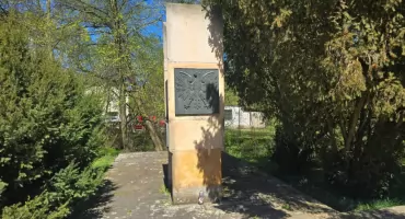 Polski pomnik w czeskim Úštěku. Pamiątka wojny czy relikt propagandy?