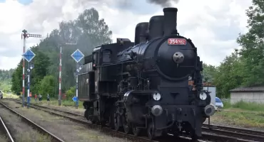 Tak wyglądała kolej sto lat temu. Martinice w Karkonoszach przyciągnęły miłośników parowozów.